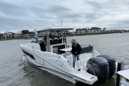 Jeanneau Leader 10.5 WA 2 Yacht For Sale