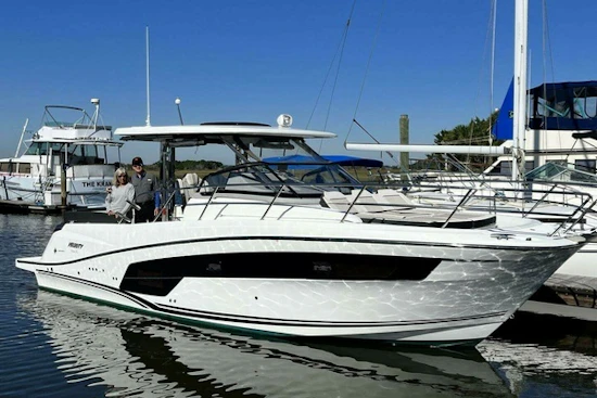 Jeanneau Leader 10.5 WA 2 Yacht For Sale