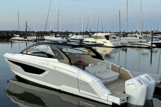 Cruisers Yachts 42 GLS OB Yacht For Sale