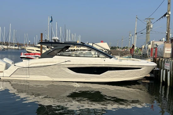 Cruisers Yachts 42 GLS OB Yacht For Sale