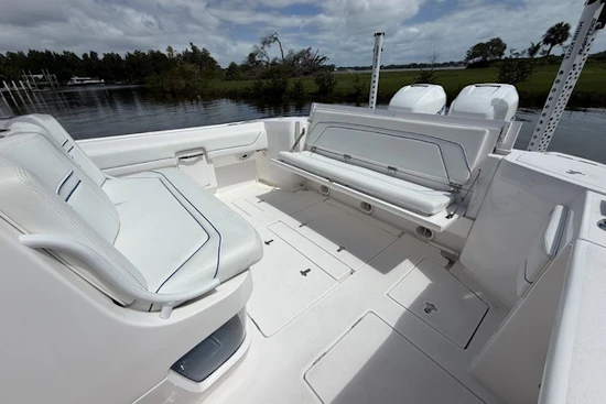 Intrepid 345 Nomad FE Yacht For Sale