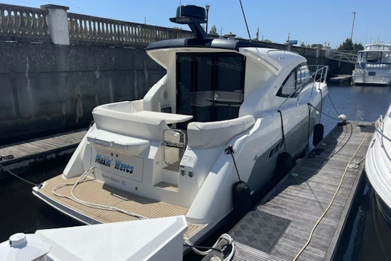 Carver C37  Coupe Yacht For Sale