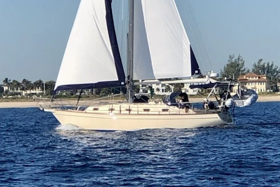 Island Packet 380 Yacht For Sale