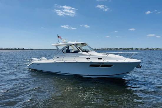 Pursuit OS 355 Yacht For Sale