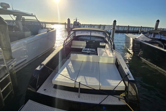 VanDutch  Yacht For Sale