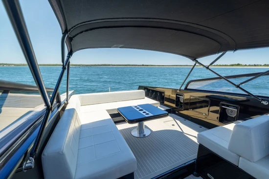 VanDutch VanDutch 40 Yacht For Sale