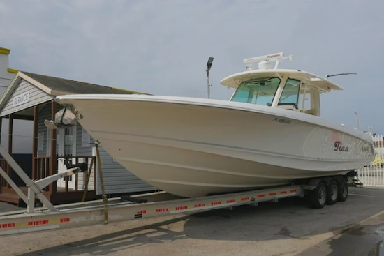 Boston Whaler Outrage Yacht For Sale