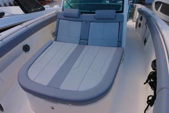Boston Whaler Outrage Yacht For Sale