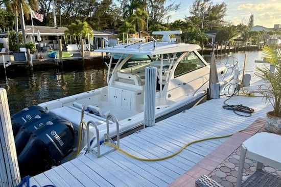 Pursuit 385 OS Yacht For Sale