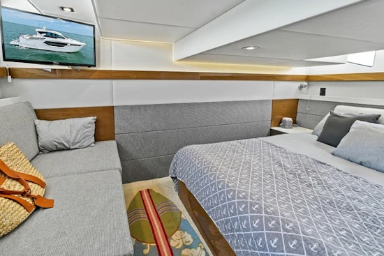 Cruisers Yachts 42 Cantius Yacht For Sale