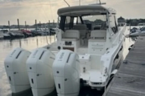 Boston Whaler 405 Conquest Yacht For Sale