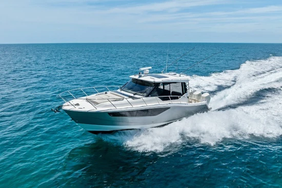 Boston Whaler 405 Conquest Yacht For Sale
