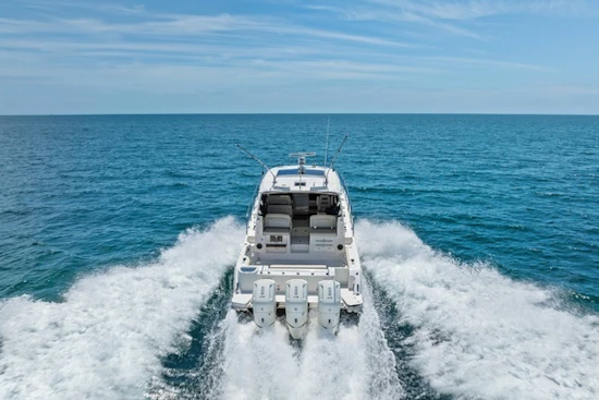 Boston Whaler 405 Conquest Yacht For Sale