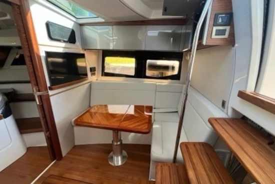 Boston Whaler 405 Conquest Yacht For Sale