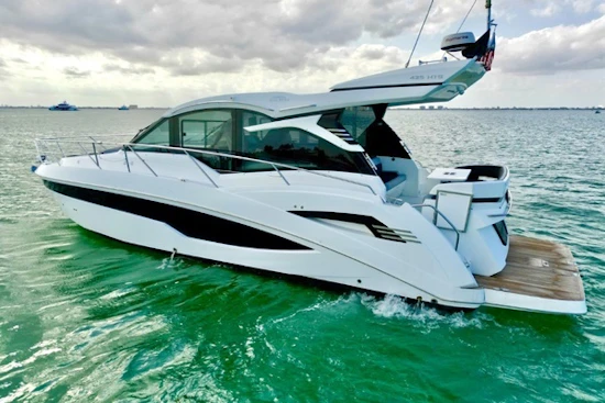 Galeon 425 HTS Yacht For Sale