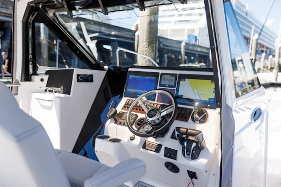 Solara 310 CW Yacht For Sale