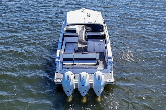 Monterey 385SE Super Express Yacht For Sale