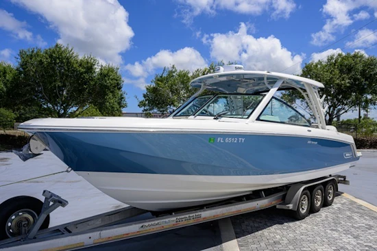 Boston Whaler Vantage Yacht For Sale