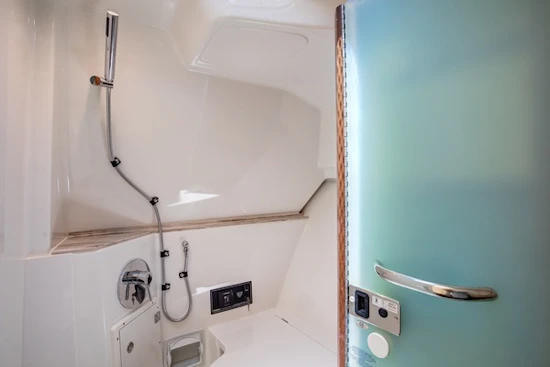 Pursuit DC 365 Yacht For Sale