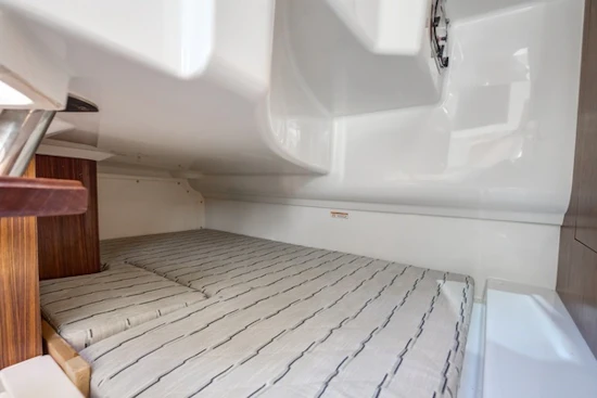 Pursuit DC 365 Yacht For Sale