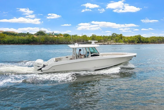 Boston Whaler 380 Outrage Yacht For Sale