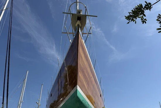 Custom Vic Carpenter Custom 62 Yacht For Sale