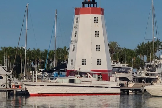 Chris-Craft Roamer 58 Yacht For Sale