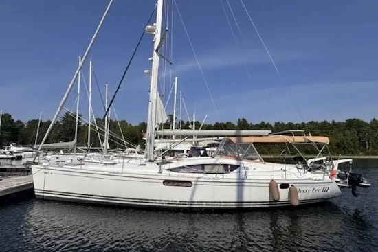 Jeanneau 50 Deck Saloon Yacht For Sale