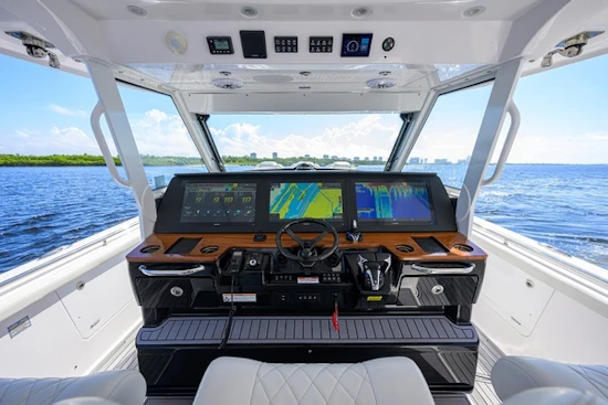 Everglades 455 Center Console Yacht For Sale