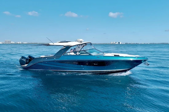 Sea Ray SLX 400 Outboard Yacht For Sale