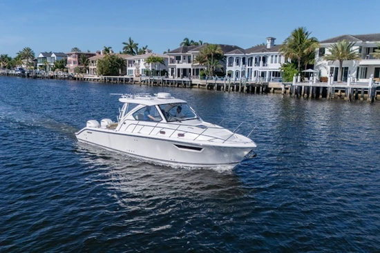 Pursuit 325 OS Yacht For Sale