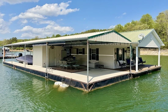 Custom 20 x 53 Floating Cabin - Approx 999/sqft Yacht For Sale