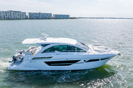 Cruisers Yachts 50 CANTIUS Yacht For Sale