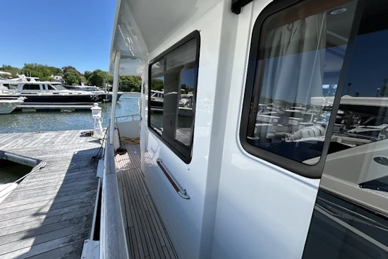 Beneteau 44 Swift Trawler Yacht For Sale