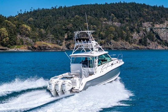 Boston Whaler 345 Conquest Yacht For Sale