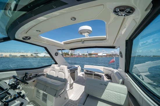 Sea Ray 320 Sundancer Yacht For Sale