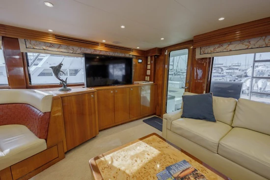 Hatteras 60 Convertible Yacht For Sale