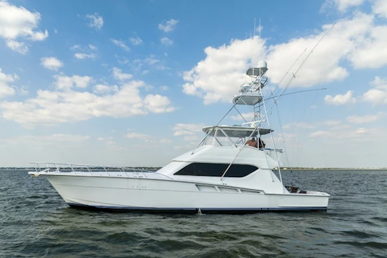Hatteras 60 Convertible Yacht For Sale