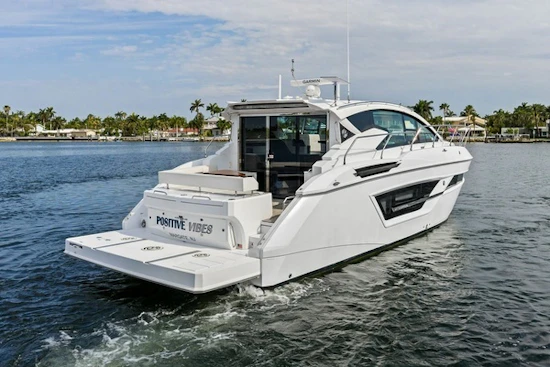 Cruisers Yachts 46 CANTIUS Yacht For Sale
