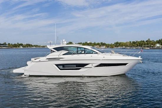 Cruisers Yachts 46 CANTIUS Yacht For Sale