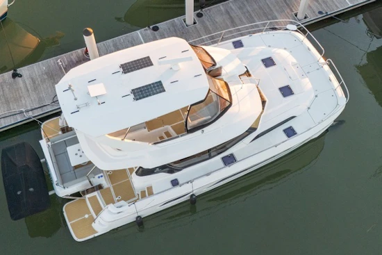 Aquila 44 Yacht For Sale