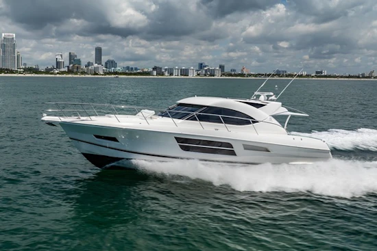 Riviera 5000 Sport Yacht Yacht For Sale