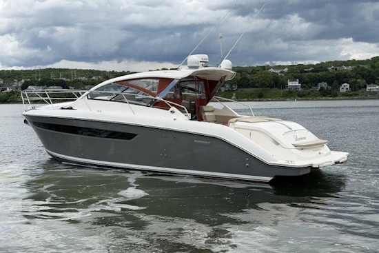 Pursuit SC 365i Sport Coupe Yacht For Sale