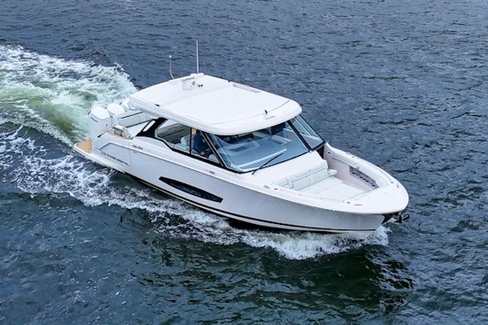 Regal LX43 Yacht For Sale