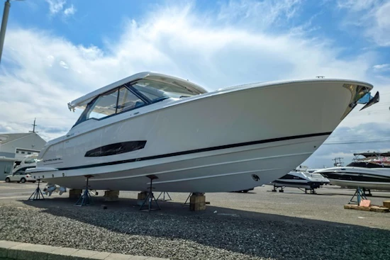 Regal LX43 Yacht For Sale