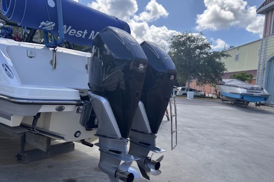 Boston Whaler 320 Vantage Yacht For Sale