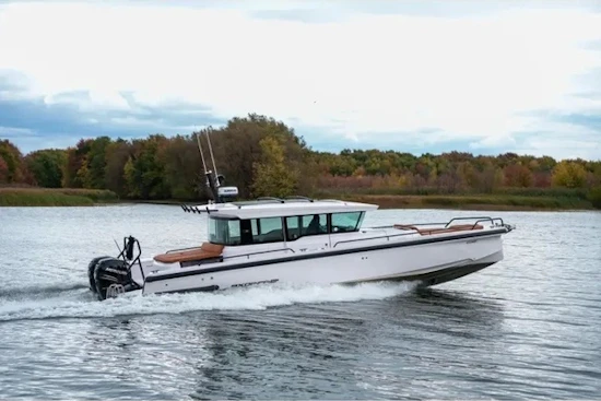 Axopar 37 XC CROSS CABIN Yacht For Sale