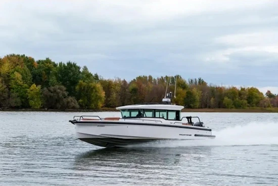 Axopar 37 XC CROSS CABIN Yacht For Sale