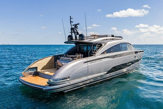 Pershing GTX80 Yacht For Sale