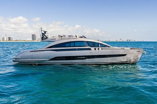 Pershing GTX80 Yacht For Sale